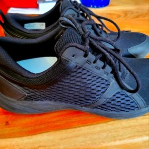 VIONOC sneakers